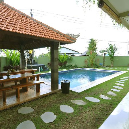 Cempaka Mas Guesthouse Kuta Lombok Extérieur photo