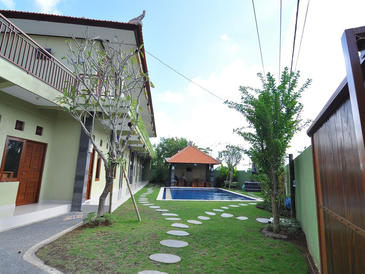 Cempaka Mas Guesthouse Kuta Lombok Extérieur photo